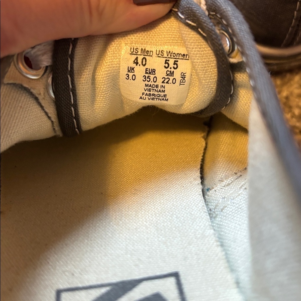 Vans - Picture 6 of 7